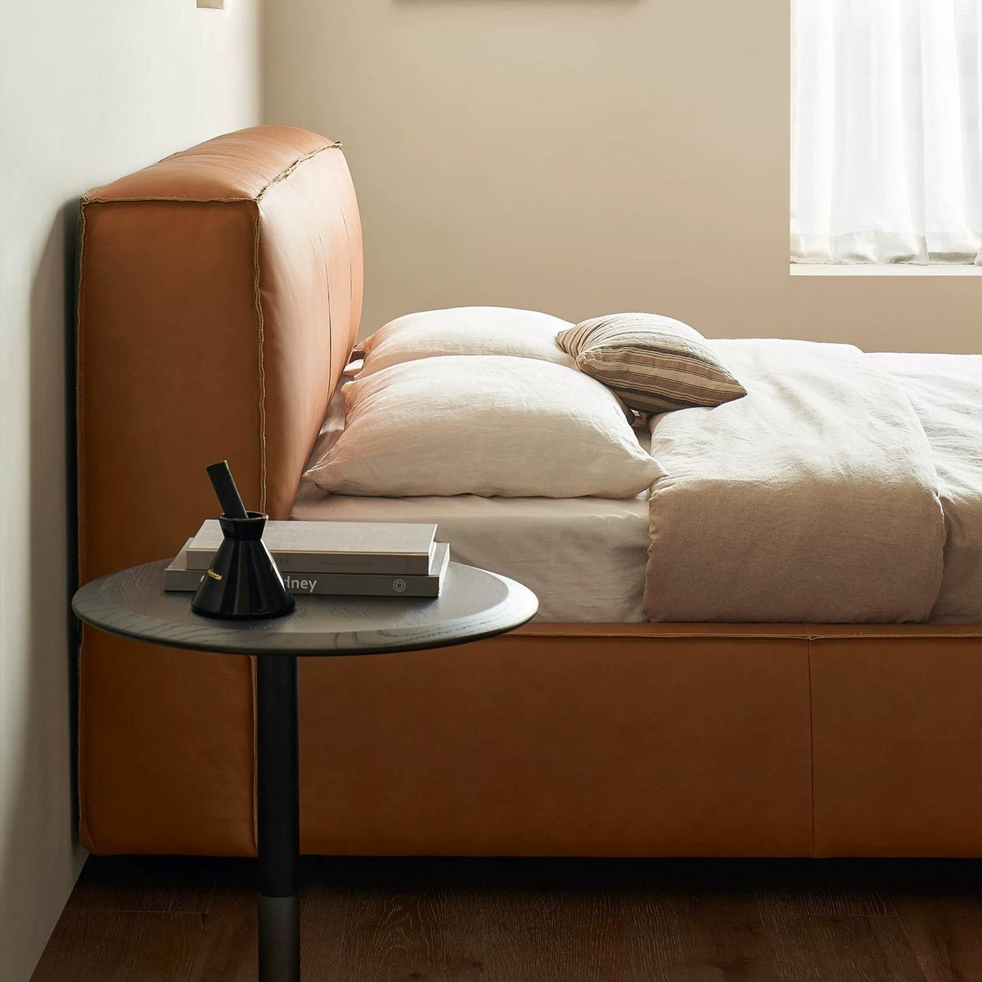 Cinnamon Leather Bed-Tan